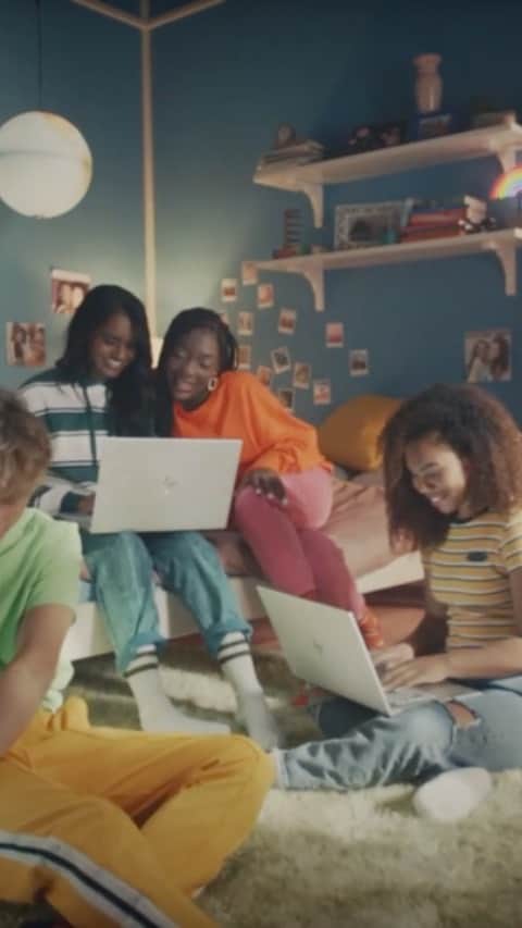 HP（ヒューレット・パッカード）のインスタグラム：「See the future through the eyes of real life changemakers Tiana Day, Jacqueline Azah, Fionn Ferreira and Kavya Kopparapu. Whether you want to reform education, clean up the ocean, reverse climate change or become the next leader of your country, your aspirations have no limits. HP’s new powerful PCs won’t hold you back, so you can focus on every dream in the making. [link in bio]」