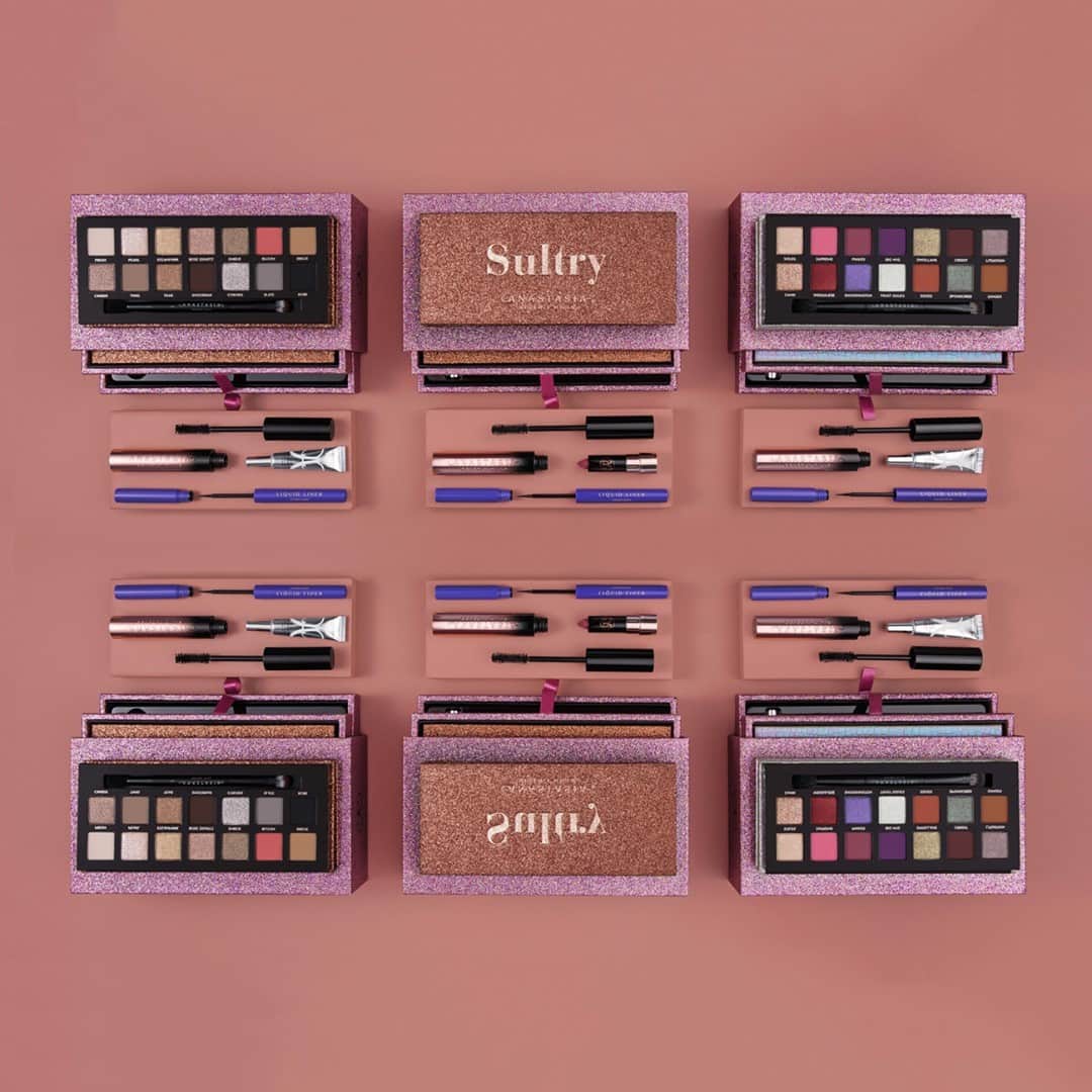 Anastasia Beverly Hillsさんのインスタグラム写真 - (Anastasia Beverly HillsInstagram)「READY. SET. SHOP! 🛍⁣  ⁣ Black Friday with ABH is almost here! 🤩 Set your alarms for exclusive, limited-edition vaults featuring our most coveted products. Perfect for gifting or treating yourself. 😉⁣  ⁣ PALETTE VAULTS: ⁣ ⁣ A limited-edition set containing Sultry Eyeshadow Palette, a full-sized Liquid Liner, a full-sized Lash Brag Volumizing Mascara, and an Eye Primer Deluxe Sample inside a luxe collector’s case. Available beginning on 11/22 at 9AM PST at anastasiabeverlyhills.com, anastasiabeverlyhills.co.uk, Ulta, and Sephora. Check your local retailer for availability.⁣  ⁣ SEPHORA EU EXCLUSIVE! A limited-edition set containing Sultry Eyeshadow Palette, a full-sized Liquid Liner, a full-sized Lash Brag Volumizing Mascara, and a Mini Matte Lipstick in “Dead Roses”  inside a luxe collector’s case. Available 11/22. ⁣  ⁣ ABH.com EXCLUSIVE! A limited-edition set containing the Jackie Aina Eyeshadow Palette, a full-sized Liquid Liner, a full-sized Lash Brag Volumizing Mascara, and an Eye Primer Deluxe Sample inside a luxe collector’s case. Available at 9AM PST at anastasiabeverlyhills.com, anastasiabeverlyhills.co.uk on 11/22. ⁣  ⁣ ABH.com EXCLUSIVE! Collector’s Case. Limited-edition. Build your own perfect vault containing two palettes of your choice at 30% off. Choose from Modern Renaissance, Soft Glam, Norvina, Riviera, Alyssa Edwards, Jackie Aina and Carli Bybel. Available at 9AM PST at anastasiabeverlyhills.com, anastasiabeverlyhills.co.uk on 11/22.⁣ ⁣ Text BF2020 to 47565 to join our waitlist and be the first to know when the sale launches!」11月11日 5時49分 - anastasiabeverlyhills