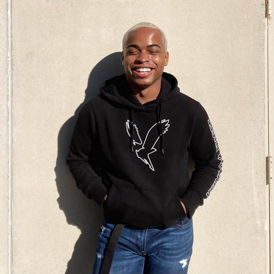 American Eagleさんのインスタグラム写真 - (American EagleInstagram)「"Super Soft Fleece with 𝓒𝓸𝔃𝔂 𝓙𝓮𝓪𝓷𝓼 allows me to look nice and fashionable while still staying warm!” - @thejalenfox」11月11日 6時06分 - americaneagle