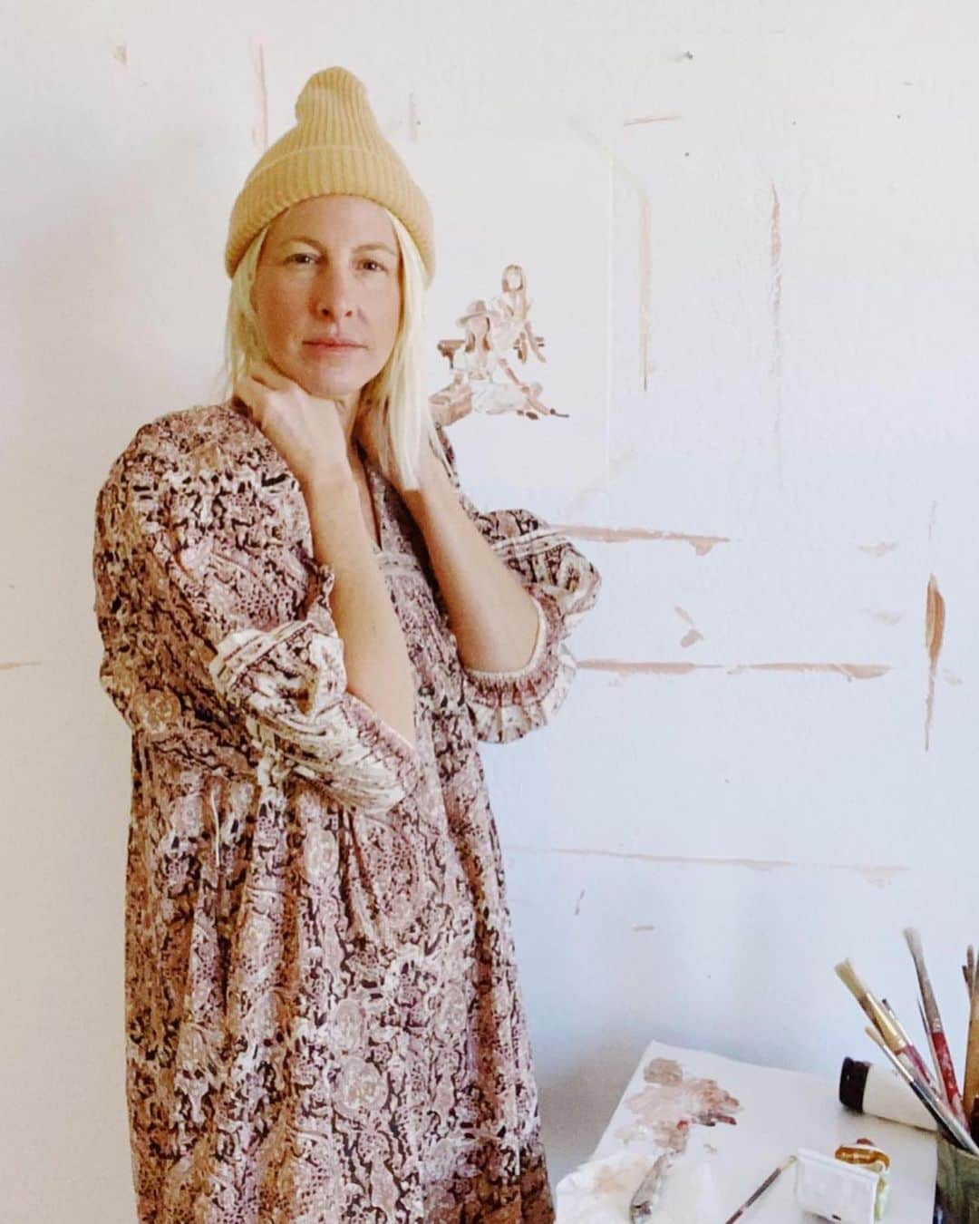 クレオベラのインスタグラム：「Oh my, oh my! @erikalenaye painting Cleobella while wearing Cleobella?? Dreamy💫 Swipe through to see her final creation, we absolutely 🤍🤍🤍 it!」