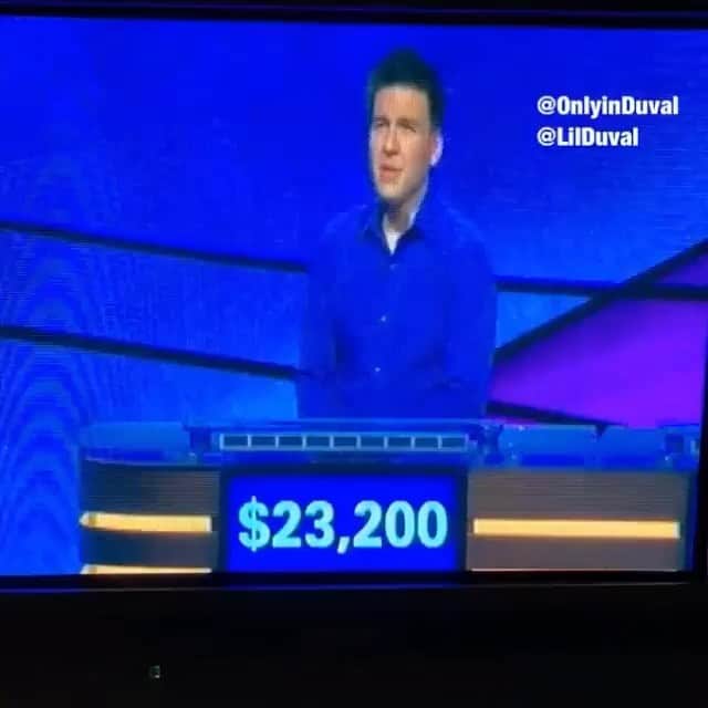 リル・デュヴァルのインスタグラム：「Rest In Peace to Alex Trebek! When he said my name on jeopardy it made me feel like i made it. cuz it took me back to watching it at 10 years old with my grandma」