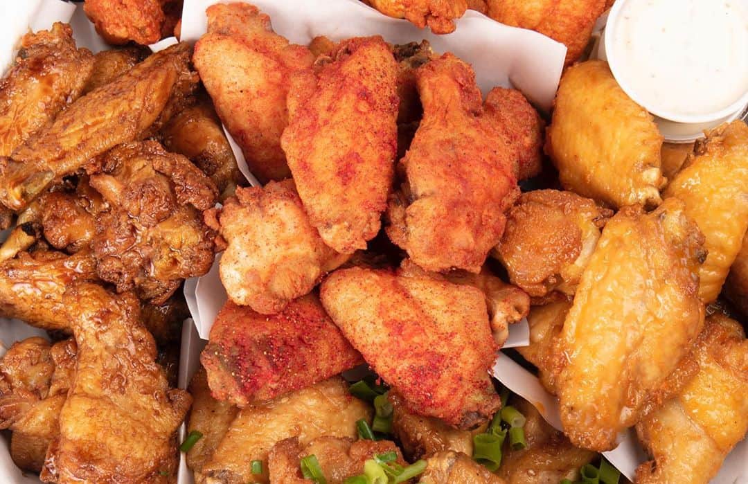 Zippy's Restaurantsのインスタグラム：「All WingZ By Zippy’s orders this week will receive a FREE Wasabi Pea Sauce for your dipping pleasure. Order WingZ By Zippy’s exclusively on Uber Eats or Bite Squad.」