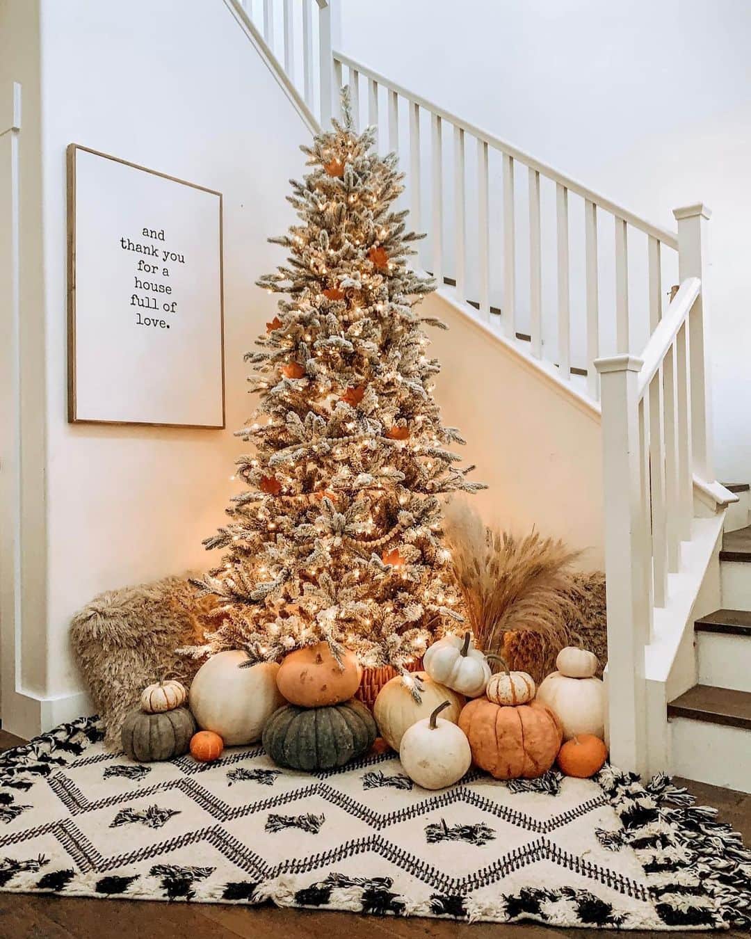 HomeGoodsさんのインスタグラム写真 - (HomeGoodsInstagram)「When you can’t decide between Thanksgiving and Holiday décor – do both! 🍁🎄 (📸: @sharee.designs)」11月11日 7時00分 - homegoods