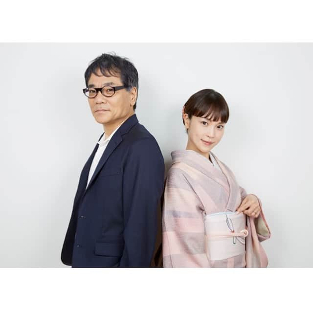 清川あさみさんのインスタグラム写真 - (清川あさみInstagram)「私が去年から故郷でのプロデュースを初めた一つ「 #淡路人形浄瑠璃再生プロジェクト 」。 脚本にいとうせいこう氏を。私が全体のディレクション、演出、舞台、衣装、トータルで見ます。二人でタッグを組み、次の世代にその魅力を受け継いでいきます。 昨日公開されたCINRAでの特集インタビューも是非ご覧ください。  また、故郷淡路島の「本当の良さ」を地元出身者として届けていきたいと思います。スクロールすると初の淡路島を私がせいこうさんに案内してる時の動画が🛳 youtubeにも公開されてます。また、5mのパブリックアート作品「inori」を見に沢山人の流れも出来てるみたいで嬉しいです。せいこうさんも「迫力が凄すぎ！」頂きました🎉  いわゆる「伝統芸能の伝承」依存を脱し幅広い人々に親しまれ、愛される「伝統芸能活用エンターテイメント」集団を目指して船を出します🗾  皆様何卒よろしくお願い申し上げます。  #清川あさみ #いとうせいこう @awaji_ningyoza @iteiya  #淡路人形浄瑠璃 #再生プロジェクト #伝統芸能　#どう更新するか #淡路島 #地元だからわかるリアル島の宝物」11月11日 7時22分 - asami_kiyokawa