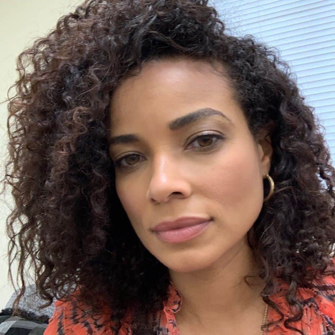 ロッチェル・エイツのインスタグラム：「Hey Everybody! #Nichelle is back on @swatcbs tomorrow night! 2 hour premiere at 9/8pm CST!」