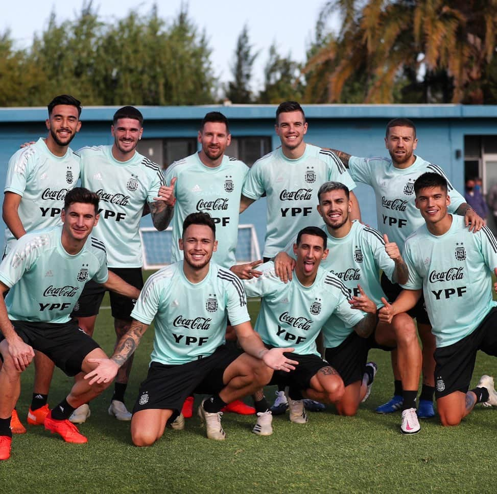 ホアキン・コレアさんのインスタグラム写真 - (ホアキン・コレアInstagram)「Vamos Argentina!🇦🇷❤️ @afaseleccion」11月11日 7時59分 - tucucorrea