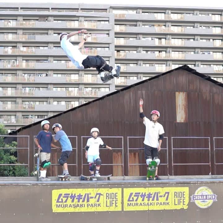 安床武士のインスタグラム：「FLAT. at @murasakiparktokyo . @usdskates  @goodskates_inc  @canamonroad_japan  @lzbn_official  @papasu1048  #usdskates #usdaeon #aeon72 #rollerblading #inlineskate #rollerfreestyle #vert #インラインスケート #ローラーブレード #takeshiyasutoko #安床武士」