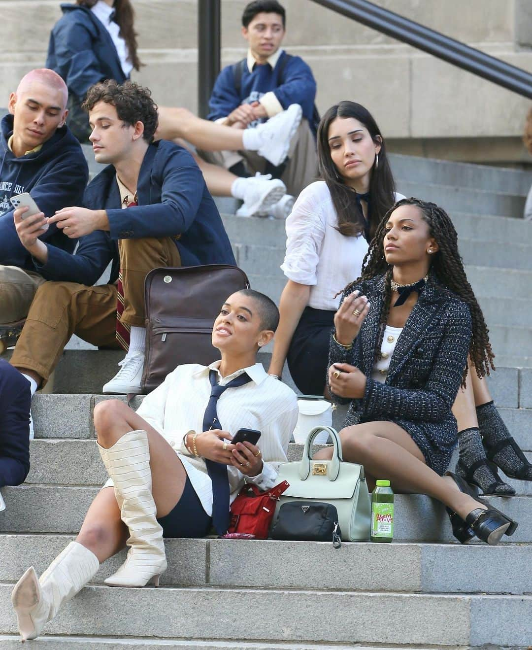 Just Jaredさんのインスタグラム写真 - (Just JaredInstagram)「The stars of the new @gossipgirl series take over the steps of The Met while filming for the day! Head to JustJared.com to see more set pics.  #GossipGirl #EmilyAlynLind #ThomasDoherty #EliBrown #EvanMack #JordanAlexander #SavannahSmith #ZionMoreno  Photos: Getty/Backgrid」11月11日 13時40分 - justjared