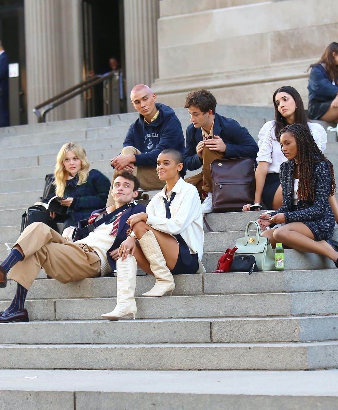 Just Jaredさんのインスタグラム写真 - (Just JaredInstagram)「The stars of the new @gossipgirl series take over the steps of The Met while filming for the day! Head to JustJared.com to see more set pics.  #GossipGirl #EmilyAlynLind #ThomasDoherty #EliBrown #EvanMack #JordanAlexander #SavannahSmith #ZionMoreno  Photos: Getty/Backgrid」11月11日 13時40分 - justjared
