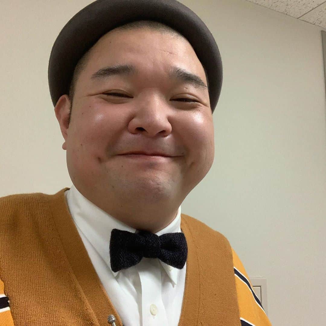 内山信二のインスタグラム：「これからごごナマ観てね〜‼️  #NHK #ごごナマ  #内山信二」