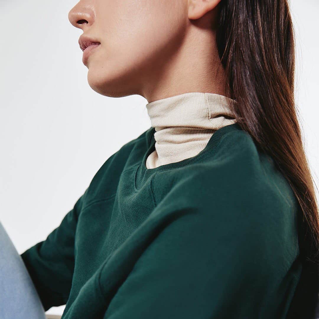 アドリアーノゴールドシュミットのインスタグラム：「Can't decide what we like better, the perfectly aged vintage-style crew or the buttery-soft rib knit turtleneck, so why not both? link in bio for this perfect pairing.」