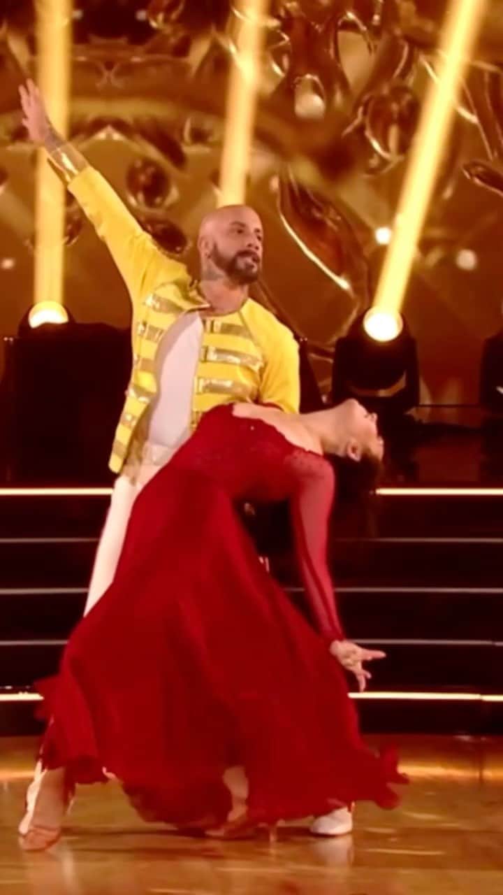 A.J.のインスタグラム：「I’m absolutely overwhelmed by the outpouring of love and kind words from you guys. @cherylburke and I had an incredible run on #DWTS and I cannot thank you all enough for the votes and support each week along this journey. Although I wanted #TeamPrettyMessedUp to go all the way to the end - you have no idea - that’s just the way it goes sometimes. I am leaving with my head held high and am truly grateful for the experience. I found a lifelong friend in Cheryl and I pushed myself in ways I never knew I could. I am very proud of what we accomplished as a team.   A highlight of my nine weeks on the show was definitely when my @backstreetboys brothers joined our cha-cha-cha in week 4. We are always there for each other, so you guys being literally at my back to support me means the world. We are a family, and our bond is unbreakable. #KTBSPA  I also want to give a huge thank you to everyone at @abcnetwork and every single person who works on the show. It takes a village and you all make this show absolutely seamless week to week. To the remaining couples in the competition; best of luck! The talent on each team is incredible and it was an honor competing on the dance floor each week.   Last but most certainly not least, I want to thank the true loves of my life. Thank you to @rochelle_deanna, Ava and Lyric for letting Daddy go on this crazy adventure and for being my biggest cheerleaders. I love you so so much! Daddy’s coming home now and we can dance in the living room together again. There’s nowhere I’d rather be.  Now, off to make some music... ✌🏼 @dancingabc」