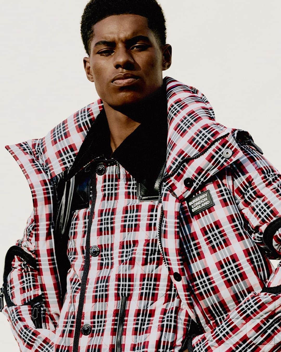 HYPEBEASTさんのインスタグラム写真 - (HYPEBEASTInstagram)「@hypebeaststyle: After announcing its partnership with @marcusrashford last week, @burberry has now unveiled its latest campaign that aims to bring together creative spheres and juxtaposing figures from fashion, dance and sport. The signature garments featured throughout the campaign include outerwear like trench coats, diamond-quilted barn jackets, and hooded puffer jackets made from recycled nylon. As a part of the campaign, Burberry has also teamed up with charities supporting young people across the world, providing protection, encouragement, and empowering them to shape our tomorrow.⁠⠀ Photo: Rafael Pavarotti」11月11日 8時32分 - hypebeast