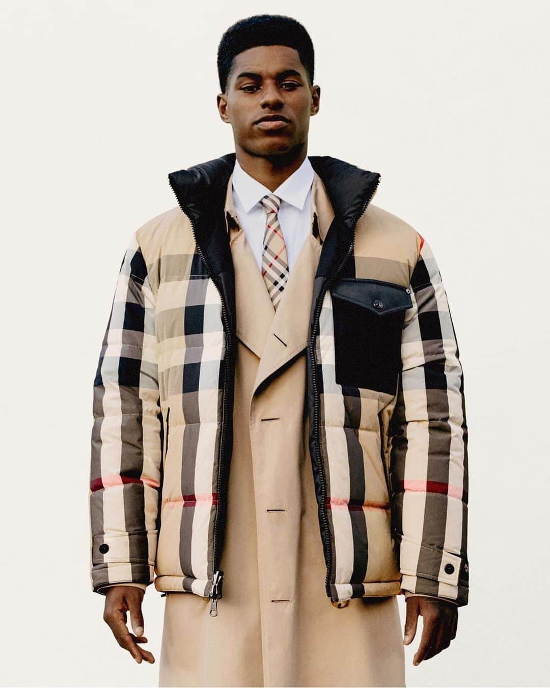 HYPEBEASTさんのインスタグラム写真 - (HYPEBEASTInstagram)「@hypebeaststyle: After announcing its partnership with @marcusrashford last week, @burberry has now unveiled its latest campaign that aims to bring together creative spheres and juxtaposing figures from fashion, dance and sport. The signature garments featured throughout the campaign include outerwear like trench coats, diamond-quilted barn jackets, and hooded puffer jackets made from recycled nylon. As a part of the campaign, Burberry has also teamed up with charities supporting young people across the world, providing protection, encouragement, and empowering them to shape our tomorrow.⁠⠀ Photo: Rafael Pavarotti」11月11日 8時32分 - hypebeast
