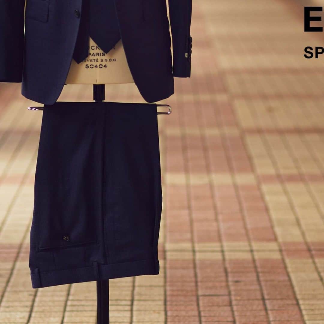 SUIT SELECT スーツセレクトさんのインスタグラム写真 - (SUIT SELECT スーツセレクトInstagram)「【11.11 SUIT SELECT’S DAY：cloth by Ermenegildo Zegna SPECIAL EDITION】 11月11日はスーツセレクトの日。 今回の特別企画は、あのErmenegildo Zegnaのスーツ。 スーツセレクトの日にちなんで、1111着の限定販売。 イタリア最高級生地のスーツがSUIT SELECTなら、なんと¥50,000で手に入る！ ・ SUIT ¥50,000 / TIE ¥5,000 (すべて税別) ・ ・ ・ #suit #スーツ #suitselect #スーツセレクト #スーツのある日常 ・ #メンズ #メンズファッション #メンズコーデ #ビジネス #スーツセレクトの日 #11月11日 #エルメネジルドゼニア #ゼニア #特別企画 ・ #fashion #ootd #outfit #mens #mensfashion #menscode #2020 #2020aw #aw #business #suitselectsday #1111 #ermenegildozegna #special」11月11日 9時02分 - suitselect_japan_official