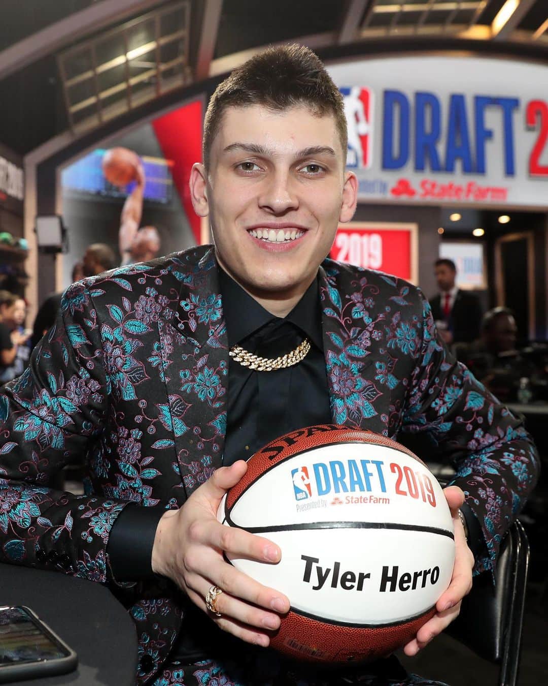 NBAさんのインスタグラム写真 - (NBAInstagram)「“A dream come true” ...An emotional @nolimitherro is selected by the @miamiheat in 2019 #NBADraft!  2020 #NBADraft: Wednesday November 18th 7:30pm/et on ESPN.」11月11日 9時25分 - nba