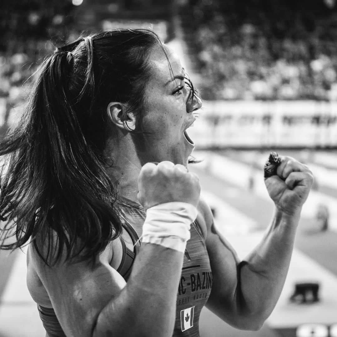 Camille Leblanc-Bazinetさんのインスタグラム写真 - (Camille Leblanc-BazinetInstagram)「Never stop getting fired up!  “  Never stop celebrating your victory  “  Even if some days it’s just getting out of bed or washing your hair! More than ever now, celebrate you and give yourself the approval you deserve.  If you need someone to tell you that you are awesome today just go in front of a mirror 💥   Leave an Amen 🙏 below 🙌🏽」11月11日 10時32分 - camillelbaz