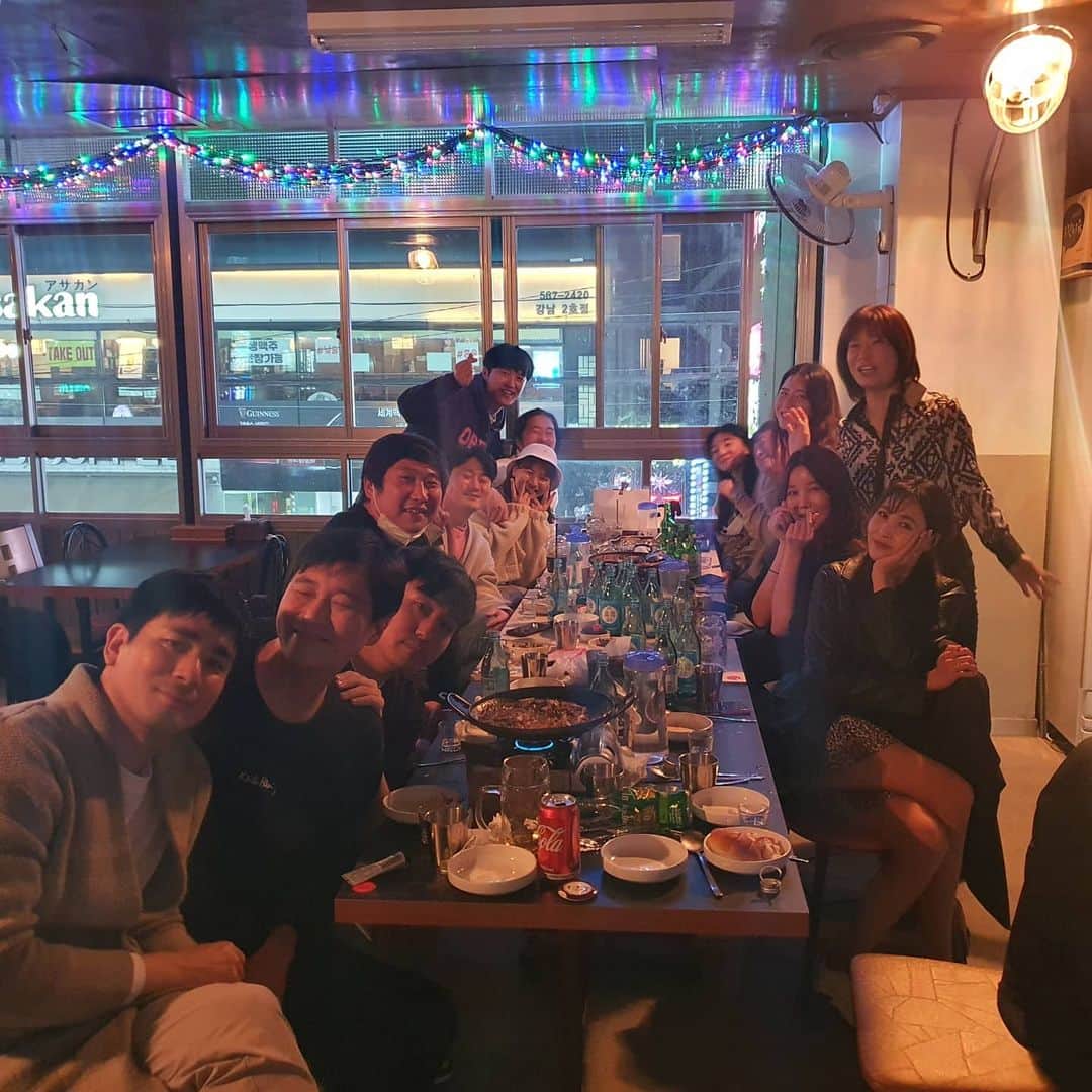ホ・ジョンミンのインスタグラム：「30대 마지막 생파 이제 칠순 잔치까지 생파 안할거임 인생 자알~살았다.」