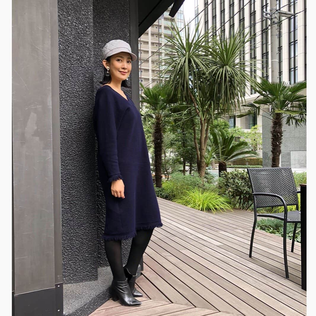 田中美里のインスタグラム：「ずっと愛用している ニットワンピも 小物や帽子が変わるだけで 雰囲気が変わって また新鮮な気持ちで 着られる。  #ジンノビートシテカッシ  @jin_no_beat_shite_cassie   #帽子コーデ」