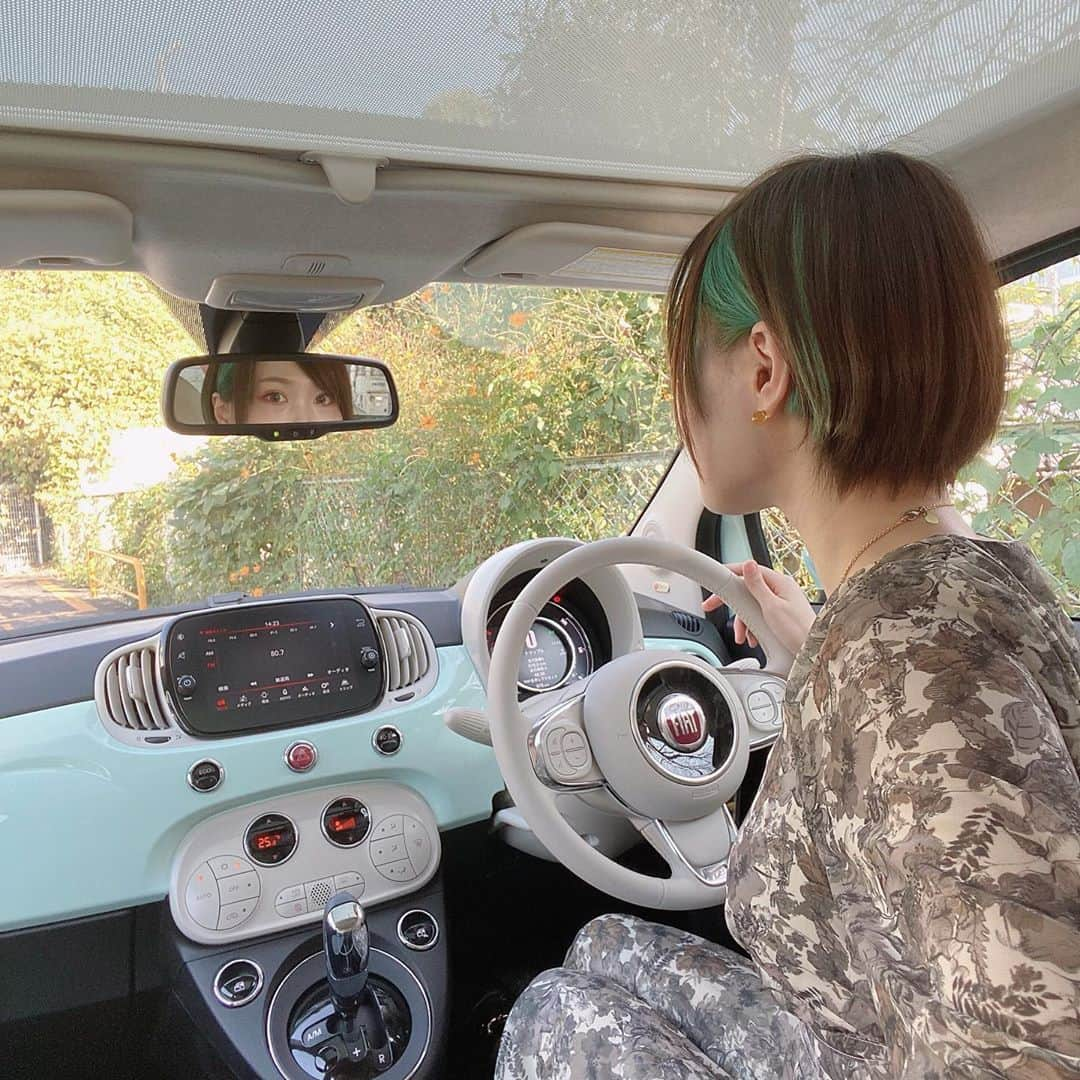 関口愛美さんのインスタグラム写真 - (関口愛美Instagram)「👀✨  #fiat #myfirstfiat #fiat500 #フィアット #車内 #バックミラー #フィアット500 #チンクエチェント #ミントグリーン #インパネ #carstagram」11月11日 10時37分 - sekiguchiaimi