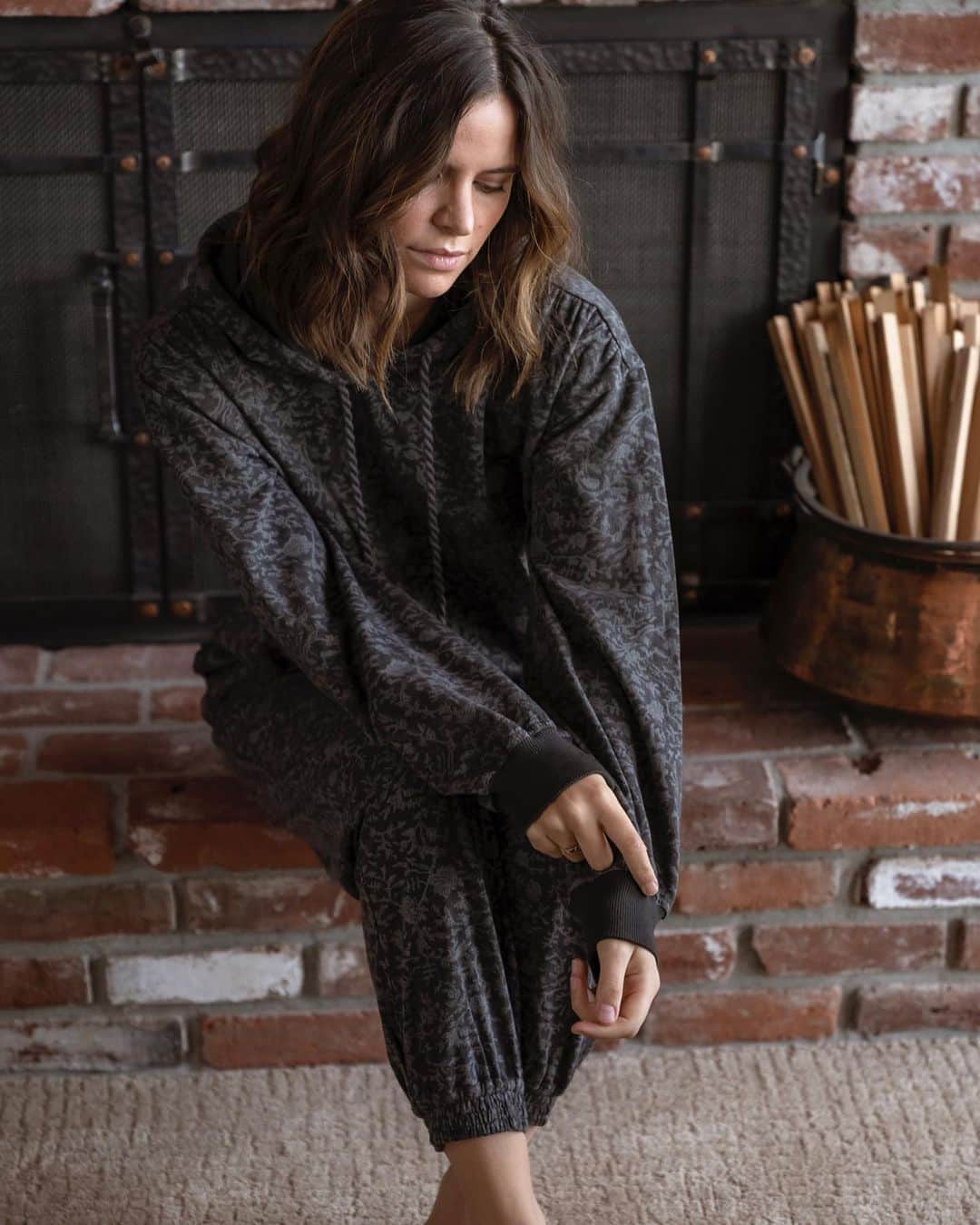 クレオベラさんのインスタグラム写真 - (クレオベラInstagram)「NEW LOUNGE IS IN ✨Perfect for post-thanksgiving sale shopping, don’t you think? Which is your favorite? Let us know - we’re giving 10 commenters early access to our Black Friday Sale page...amazing deals from our Fall and Summer lines!! ready,set,go.」11月11日 10時41分 - cleobella