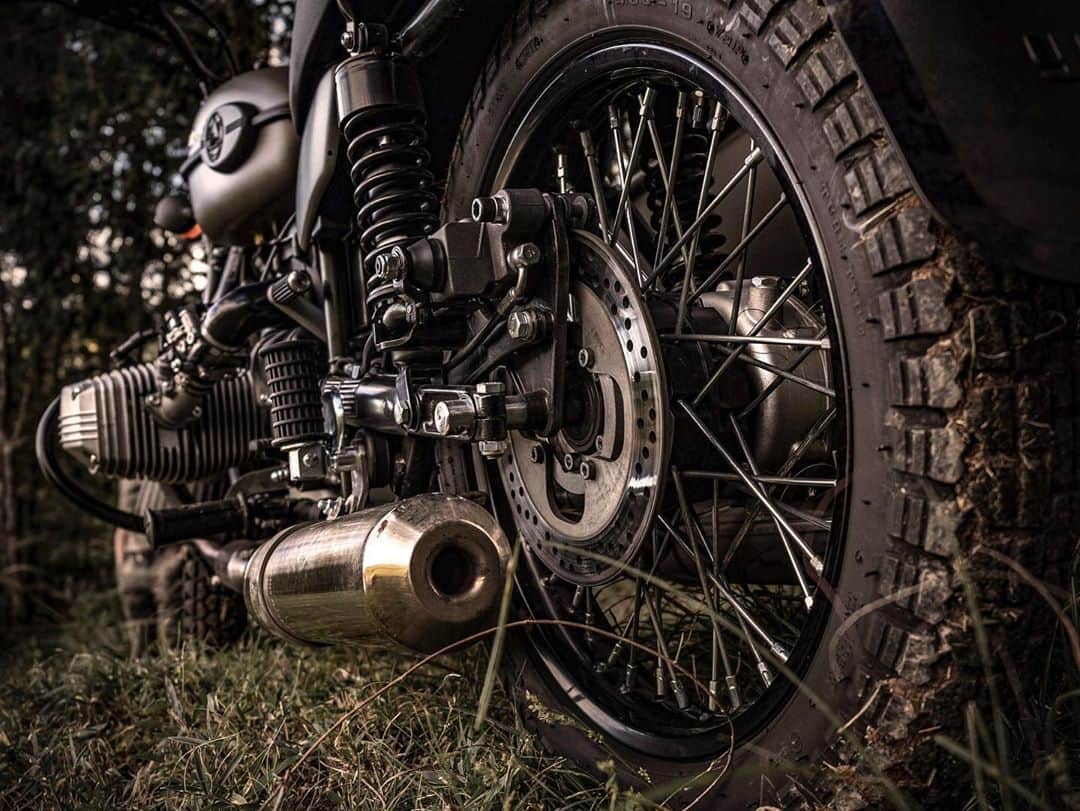 Ural Motorcyclesさんのインスタグラム写真 - (Ural MotorcyclesInstagram)「シンプルは美しい  📸: @ybrstudios」11月11日 11時30分 - ural_japan_official