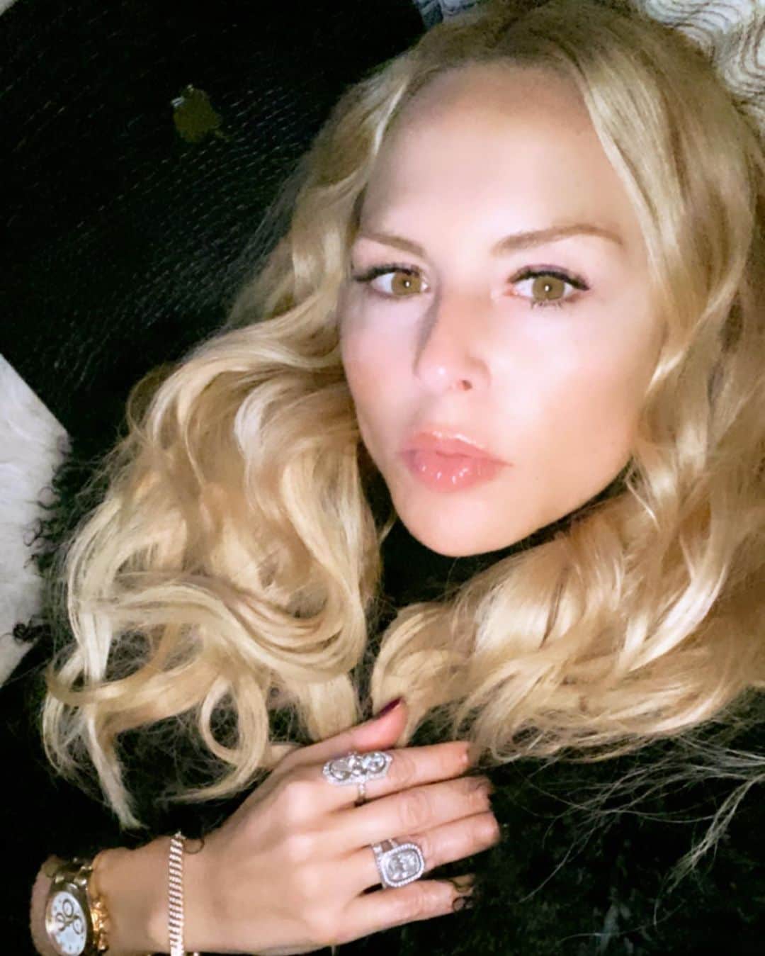 レイチェル・ゾーのインスタグラム：「Those days spent on 12 hours of zoom and kind of over it but reminded to always stay #grateful 🙏🏻❤️#wfh #worklife XoRZ」