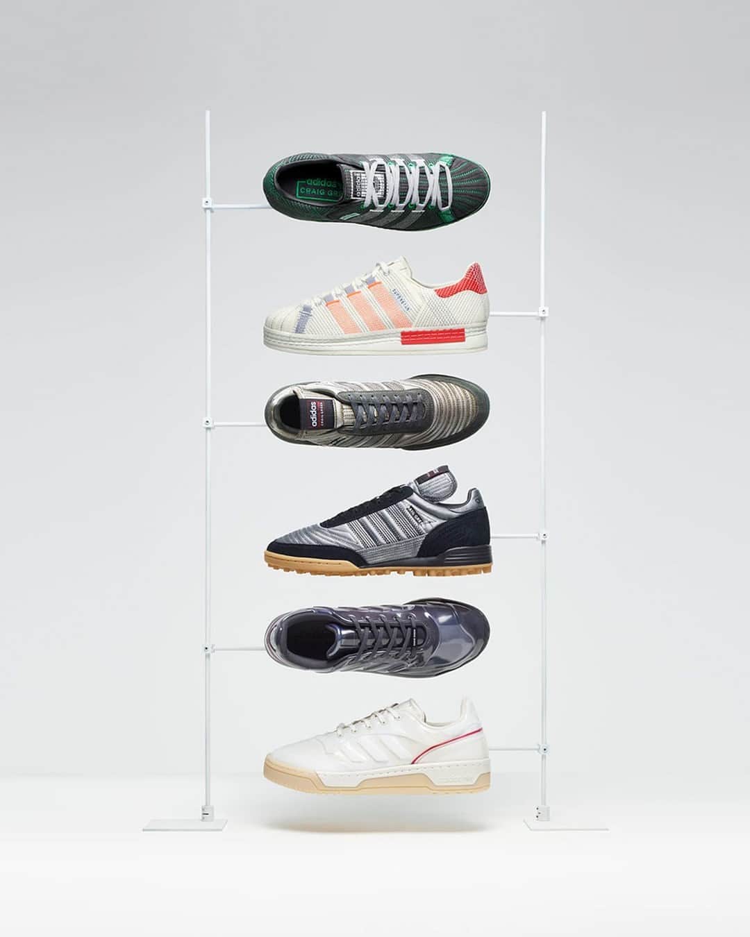 のインスタグラム：「The latest collaboration between adidas and globally-celebrated designer Craig Green reimagines design details from iconic adidas silhouettes. Discover a collection of hybrid styles offering a modern take on sneaker-mania. @adidas @adidasoriginals @craig__green #adidasXCraigGreen」