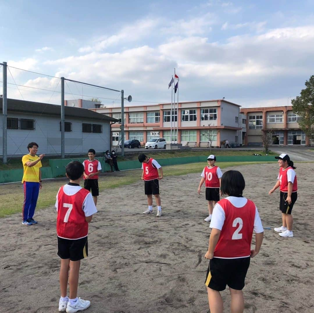 中村明彦さんのインスタグラム写真 - (中村明彦Instagram)「鹿児島県の#ジャパンアスリートトレーニングセンター大隅 で合宿してます。 今日は地元の#大崎町 の大崎中学校でクリニックしてきました。 超豪華メンバー✨人懐っこい生徒さんで楽しかった、良い息抜きにもなりました。 大崎町にはあと5つの小学校！全部回りたいな。」11月11日 21時24分 - akihiko_decathlon