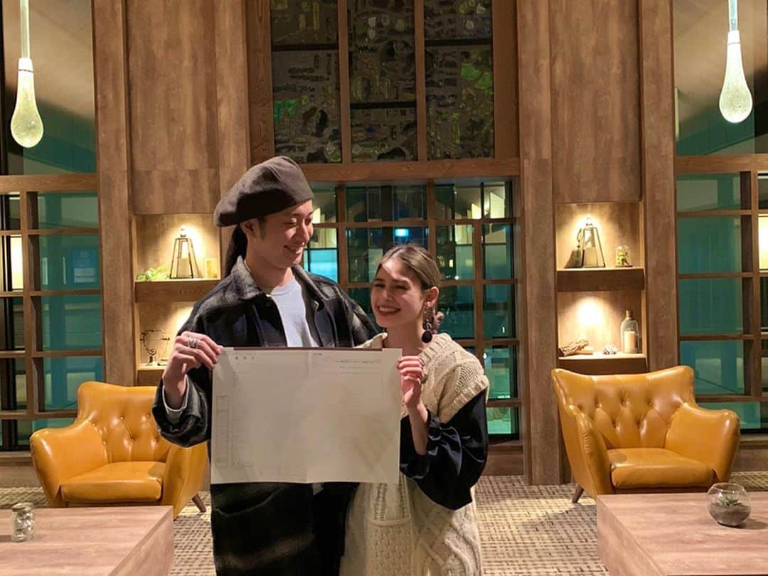 高橋和美のインスタグラム：「.﻿ ﻿ 𓂅ご報告𓈒𓏸𓐍﻿ ﻿ ﻿ 2020.11.11﻿ 入籍しました💍﻿ ﻿ ﻿ 彼と夫婦になれて本当に幸せです。﻿ ﻿ ﻿ これから永い時間を一緒に過ごしていくので、2人で支え合いながら、歳を重ねていきたいと思います☘︎﻿ ﻿ ﻿ 今後とも、よろしくお願い致します☺︎ ❦」