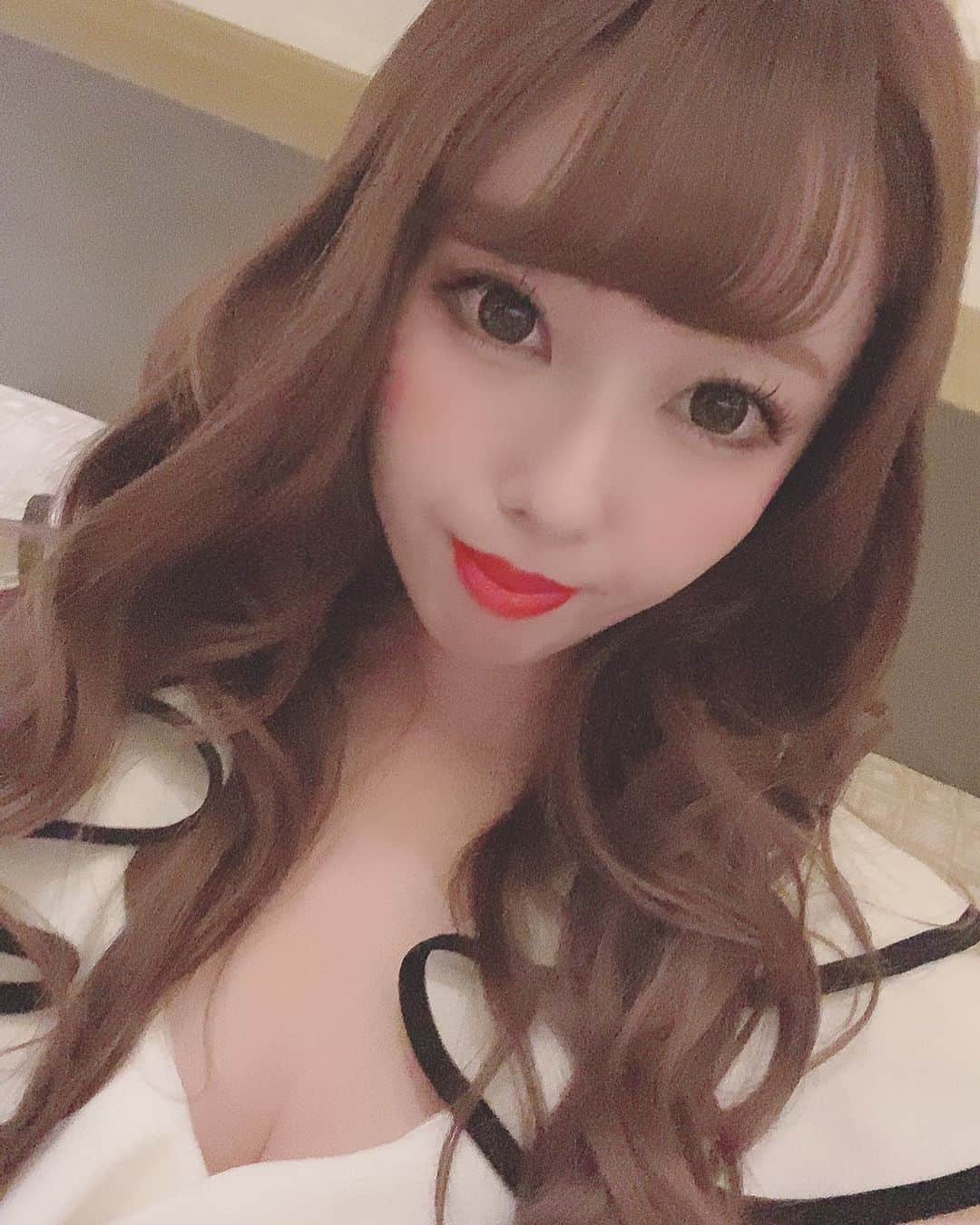 ゆんのインスタグラム：「😔 . 今月ひまだな〜 . #ガーデン #ガーデン川崎 #川崎 #横浜 #新宿 #歌舞伎町#六本木 #銀座 #名古屋 #ミナミ #北新地 #神奈川 #すすきの #キャバクラ #キャバ嬢 #ガールズバー #シャンパン  #水商売 #夜職 #キャバ嬢メイク #キャバ嬢ヘアメイク #キャバドレス #ドレス #いいね返し  #ポケパラ #ポケパラ関東」
