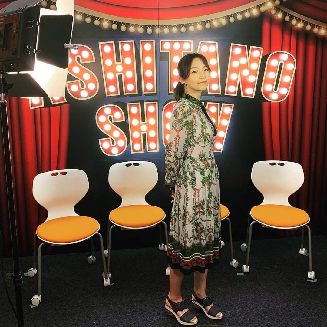 平田裕香さんのインスタグラム写真 - (平田裕香Instagram)「映画を紹介するネット番組、【ASHITA NO SHOW】に出演したときの写真。 2020年ももうあと少しで終わっちゃう。  2021年はどんな年になるんだろうね。  #あしたのショー #平田裕香 #ショートフィルム」11月11日 21時52分 - hirata_yukaco