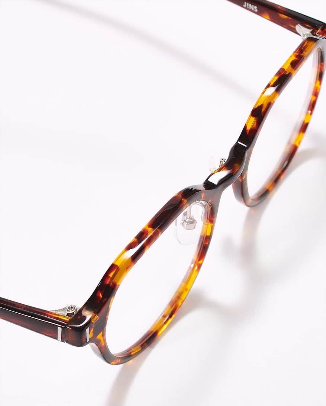 JINS公式さんのインスタグラム写真 - (JINS公式Instagram)「JINS DESIGN PROJECT Michele De Lucchi -Federica-UCF-18A-217_¥12,000+税  #jins #jins_global #eyewear #glasses #optical #sunglasses#サングラス#ジンズ #メガネ #めがね #眼鏡 #JINSメガネ #ジンズメガネ #👓#メガネ好き #眼鏡好き #めがね好き #アイウェア #eyeglasses #メガネ女子 #メガネコーデ#メガネ男子#めがね女子#めがね男子 #秋服コーデ #design #micheledelucchi」11月11日 21時45分 - jins_japan