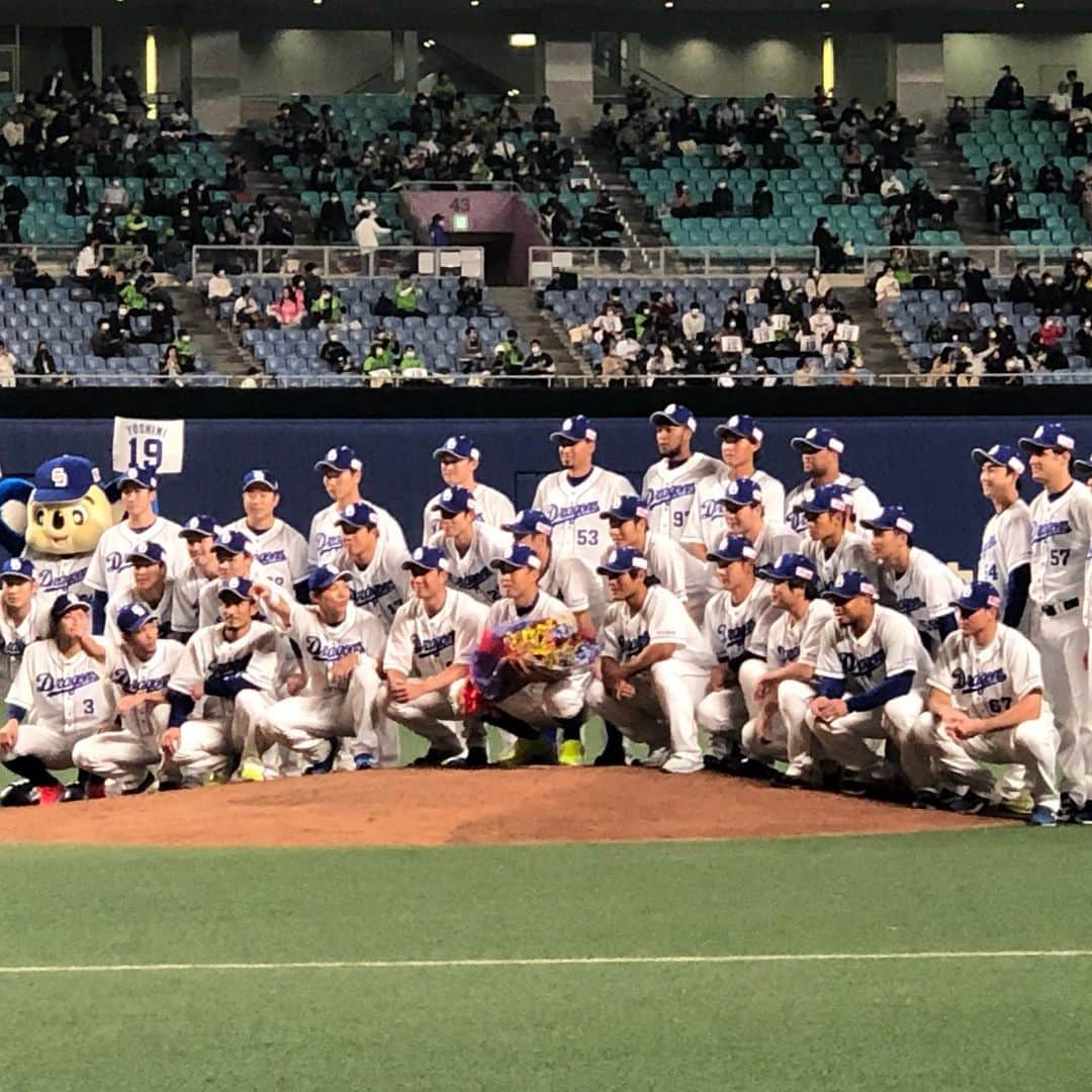 山本拓実のインスタグラム：「一年間ご声援ありがとうございました！ 今年感じたこと、経験したことを全て糧にして野球選手として、人としてもっと成長していきます。  来年こそ」