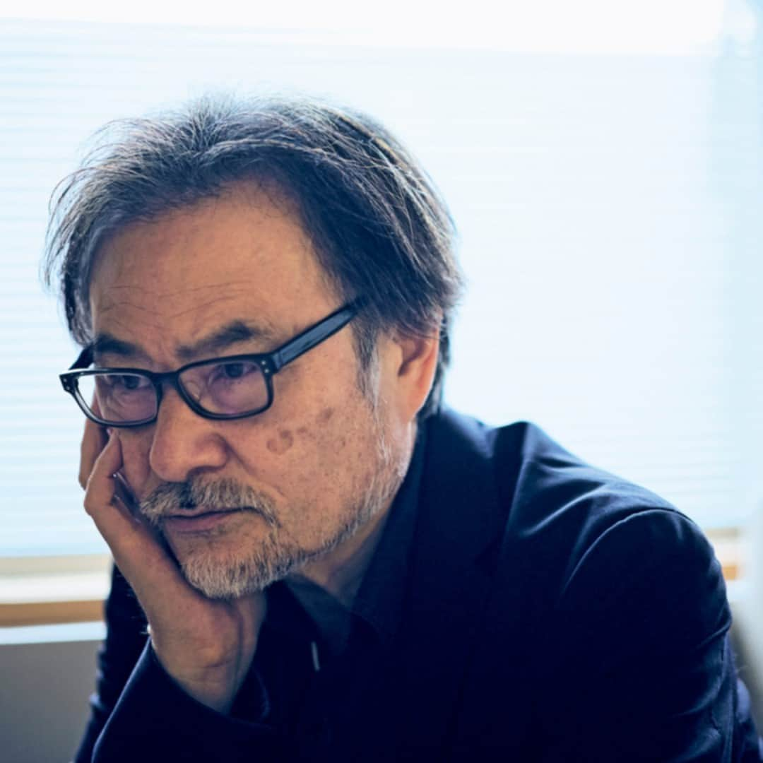 ブルータスさんのインスタグラム写真 - (ブルータスInstagram)「【映画監督論★発売中】 『スパイの妻』がヴェネチア国際映画祭銀獅子賞を受賞し、これまでも国際的に高い評価を得てきた黒沢清監督。 彼の世界観はどのように完成していくのか？監督へのインタビューから、その舞台裏に迫りました。  #BRUTUS　#映画監督論　#黒沢清」11月11日 22時02分 - brutusmag