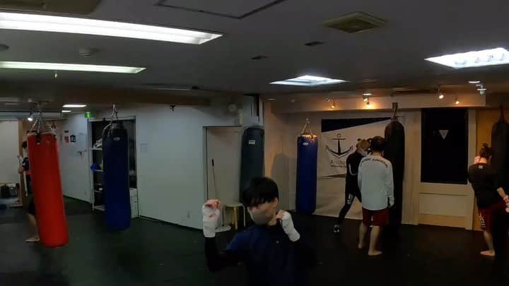 裕樹のインスタグラム：「やったぁ‼️  1日来館者数68名✨新記録〜💪😆  1人でやり切ったぜ！  飯食ってるから余裕やけど（笑）  もう少し、ダメージ回復したら、技術トレーニングもやっていくよ！  楽しみにしていてね〜🤗  #甲東園#宝塚#西宮#伊丹#キックボクシング#フィットネス#ダイエット#裕樹#ローキック#エクササイズ#ミットネス#体幹トレーニング#アンカージム#裕樹のローキック#朝活トレーニング#パーソナルトレーニング#ウエイトトレーニング」