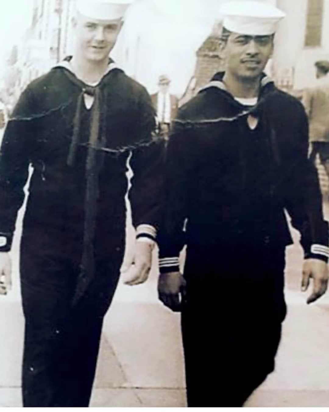 ケリー・リッパさんのインスタグラム写真 - (ケリー・リッパInstagram)「These two young men served in the Army and Navy and grew up to be husbands, fathers, grandfathers and American patriots. Thank you Joe Ripa and Saul Consuelos for your service 🇺🇸 #veterans #veteransday」11月11日 22時19分 - kellyripa