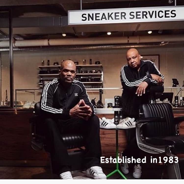 ジョゼフ・シモンズさんのインスタグラム写真 - (ジョゼフ・シモンズInstagram)「New Run Dmc Adidas sneakers and clothing drops on Saturday .  Adidas.com @adidasoriginals #JMJFOREVER」11月11日 22時11分 - revwon