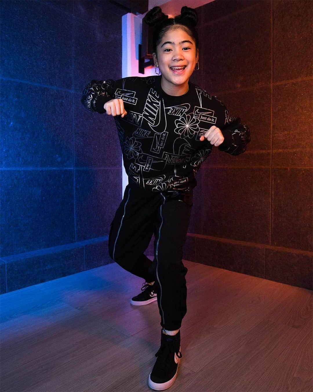 のインスタグラム：「super excited to get my groove on tom with @aclalata as part of Nike’s You Can’t Stop Us Camp! we’re going to be teaching you some 🔥 moves during our workshop!  we’ll be going live at 7 pm Manila Time tom, Thurs 12 Nov on a Zoom Webinair. Can’t wait to see you guys there!  check out the link in my bio to register. #YouCantStopUs #TeamNike」