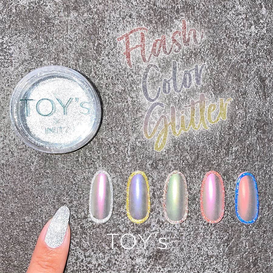 initygel_officialさんのインスタグラム写真 - (initygel_officialInstagram)「フラッシュカラーグリッターは ラメとしてもとても扱いやすいので フラッシュアートもいっぱい楽しめます🥺🥺🥺🥺🥺  こちらのぷっくりネイルには トイズアートクリアにグリッターを混ぜて作ってみました😈💞  こちらはフラッシュ撮影時📸！！  #toysbyinity #toys #トイズ #トイズバイアイニティ #initygel #inity #flashpowder #flashcolor #flashcolorglitter #glitternails #グリッターネイル #フラッシュパウダー #フラッシュネイル #クリスマスネイル #クリスマスネイル2020 #オーロラパウダー #ミラーパウダー#トレンドネイル #フラッシュカラーグリッター」11月11日 22時15分 - initygel_official