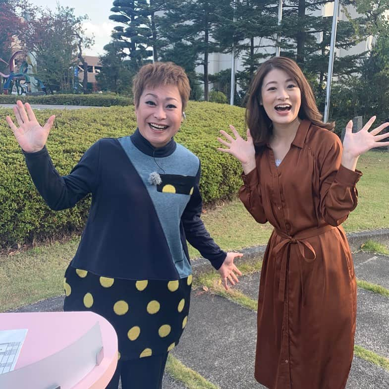 小宮山瑞季さんのインスタグラム写真 - (小宮山瑞季Instagram)「お久しぶりに秀実さんとお会いしました✌💫 新人時代に出演していた番組 #ほほ笑みチャンネル で共演させていただいていました！ 優しくて明るくて周りを包み込んでくれる秀実さん。 久しぶりにお会いしてもそのパワーは健在👍❤ お会いできて嬉しかったです～🎤🎶 ・ #佐々木秀実 #歌手 #singer #シャンソン #シャンソン歌手 #再会 #嬉しすぎた #ふるさとライブ #本番前 #直撃 #元気をもらいました #今度は #土曜はこれダネッ #にも遊びに来て下さい #長野放送 #アナウンサー #小宮山瑞季」11月11日 22時22分 - komiyama_mizuki