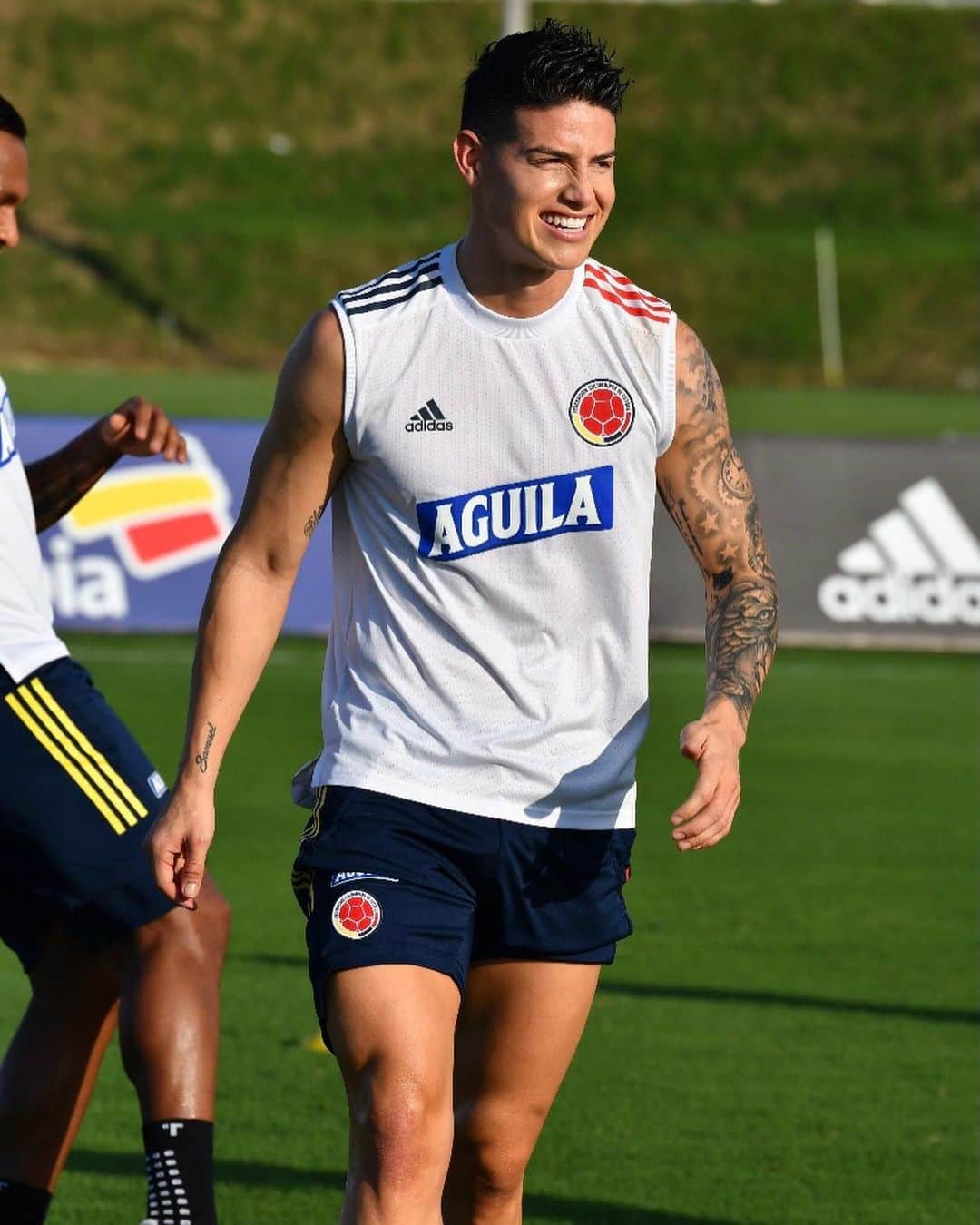 ハメス・ロドリゲスのインスタグラム：「la ilusión cada día es más grande. 🇨🇴」