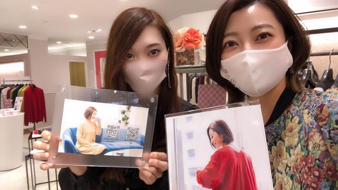 のインスタグラム：「⭐︎⭐︎⭐︎⭐︎⭐︎ 嬉しかったよぉ😭 その2  まいちゃん @maiko_kirara  にも会えて...💓💕 マスクは大人気で完売しておりましたが、素敵な空間で久々トーク楽しすぎた〜✨ みほ @akane_saki とのツーショットがないので残念ですが(今度会ったら撮ってもらおっと)同期とこうして元気に再会出来て、とにかくとにかく嬉しかったです😭💓 . ありがとうありがとう😭 . LOVE＆SMILE #天玲美音 ☺︎ . #宝塚 #宝塚歌劇団 #宝塚og #タカラジェンヌ #元宝塚 #takarazuka #japan #春花きらら さん  #感謝 #楽しい #嬉しい #幸せ」