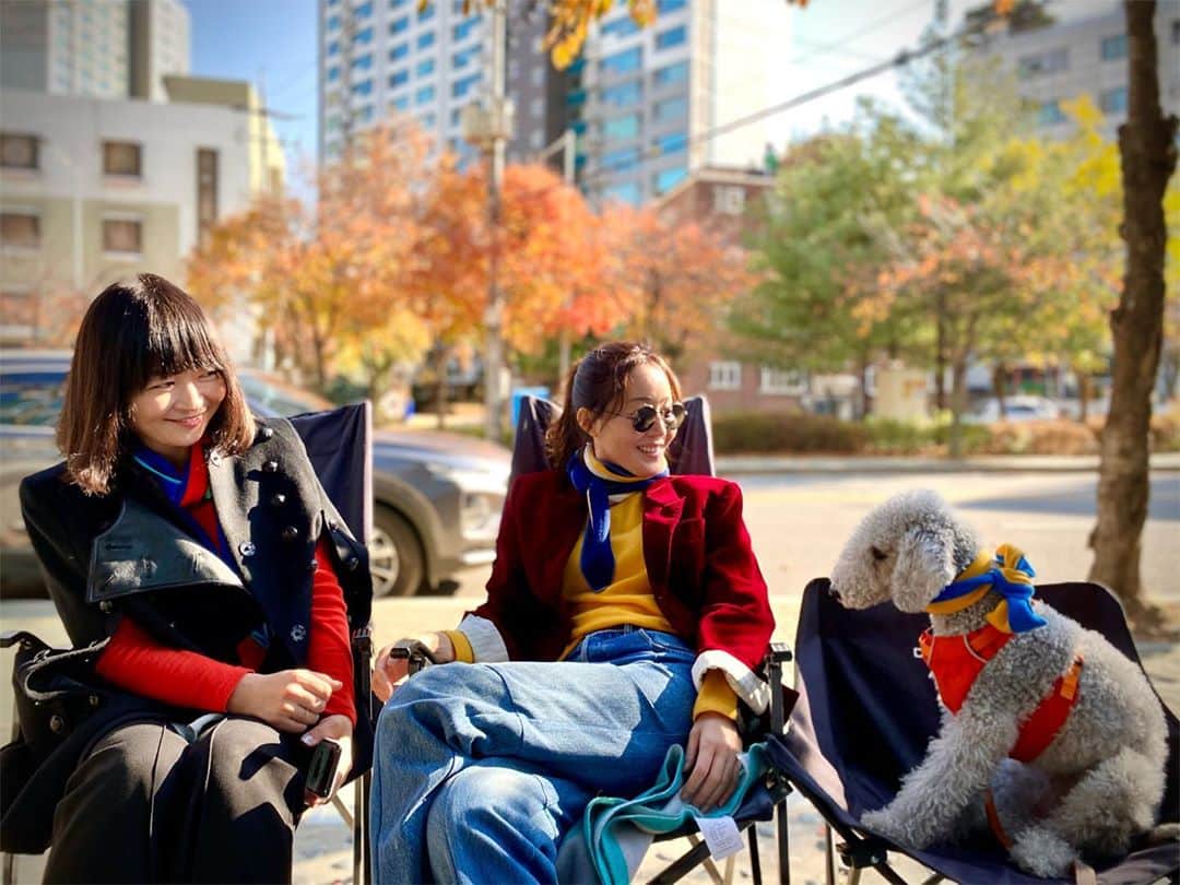 オム・ジウォンさんのインスタグラム写真 - (オム・ジウォンInstagram)「햇살좋은 오후.   비키랑 인애언니랑 우리모두 커플템💝」11月11日 13時46分 - umjeewon