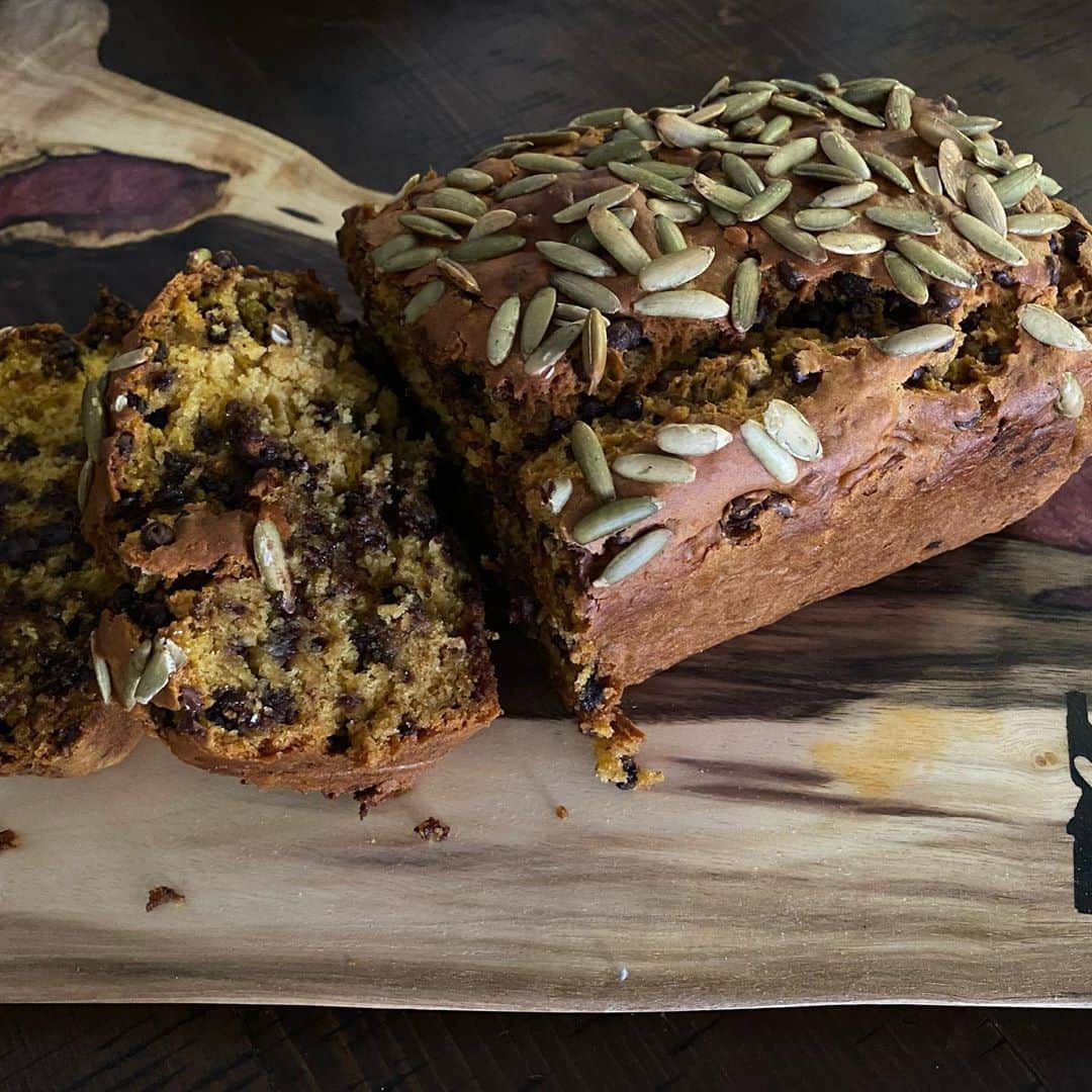ginger and sproutのインスタグラム：「Banana pumpkin chocolate chip bread」