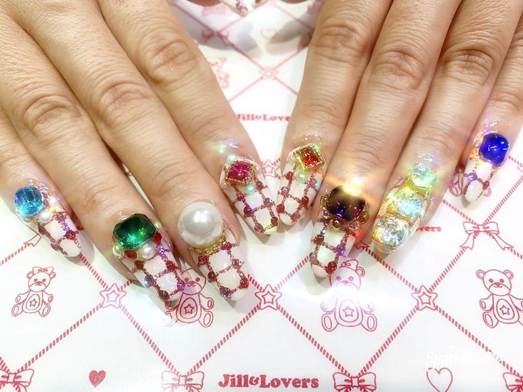 mamijinguのインスタグラム：「@alisaueno 🎄💕  #jillandlovers #nail #nailart #paragel #gelneil#gel #ネイル #ネイルアート #me #look #love #かわいい」