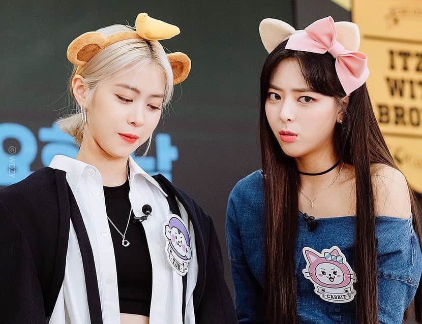JYPエンターテインメントのインスタグラム：「@wdzy_official   Laughter 😆 & Tears 😭 ⠀ Just what on earth is going on at Creative Academy?! ⠀ Find out TOMORROW! November 12th 3PM (KST) #staytuned #ontime > Link in bio ⠀⠀ #ITZY #MIDZY #WDZY #HATT #LYA #TUK #CHUNGEE #CABBIT #LINEFRIENDS ⠀ 울다가 😭 또 웃다가! 😆 크리에이티브 아카데미에서 어떤 일이? ⠀ 바로 내일, 11월 12일 목요일 오후 3시 메이킹 필름 시즌2 두 번째 에피소드에서 확인해보세요! #알림설정 #본방사수 > 프로필 링크를 확인하세요 ⠀ #ITZY #MIDZY #WDZY #햇 #랴 #툭 #청이 #캐빗 #있지 #믿지 #윗지 #라인프렌즈 #LINEFRIENDS」