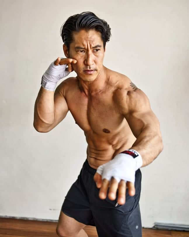 マサ・ヤマグチさんのインスタグラム写真 - (マサ・ヤマグチInstagram)「'When life gets rough put on your gloves:-)' -   #mymethod #mytraining #Fightchoreography #actorslife🎬」11月11日 14時23分 - masayamaguchi_