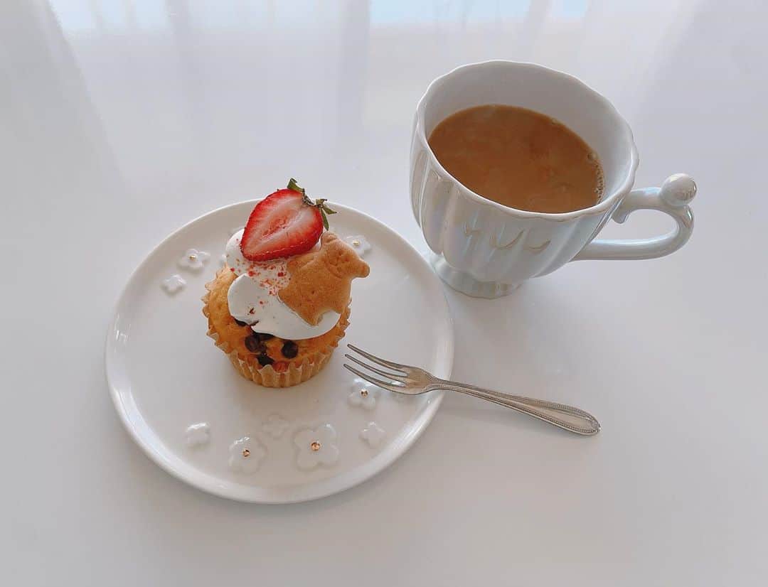 のインスタグラム：「自分にご褒美🍓🧸(^^)v」