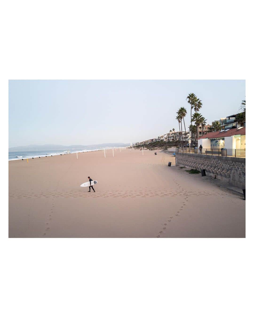 Pete Halvorsenのインスタグラム：「make morning your favorite.   . It’s been an interesting few mornings around the Pier...here are a few shots along the way.   . Leica SL/Q2」
